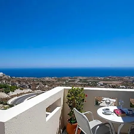 Erato Hotel 3*